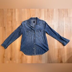 Gap Women’s Denim Western Shirt size Medium